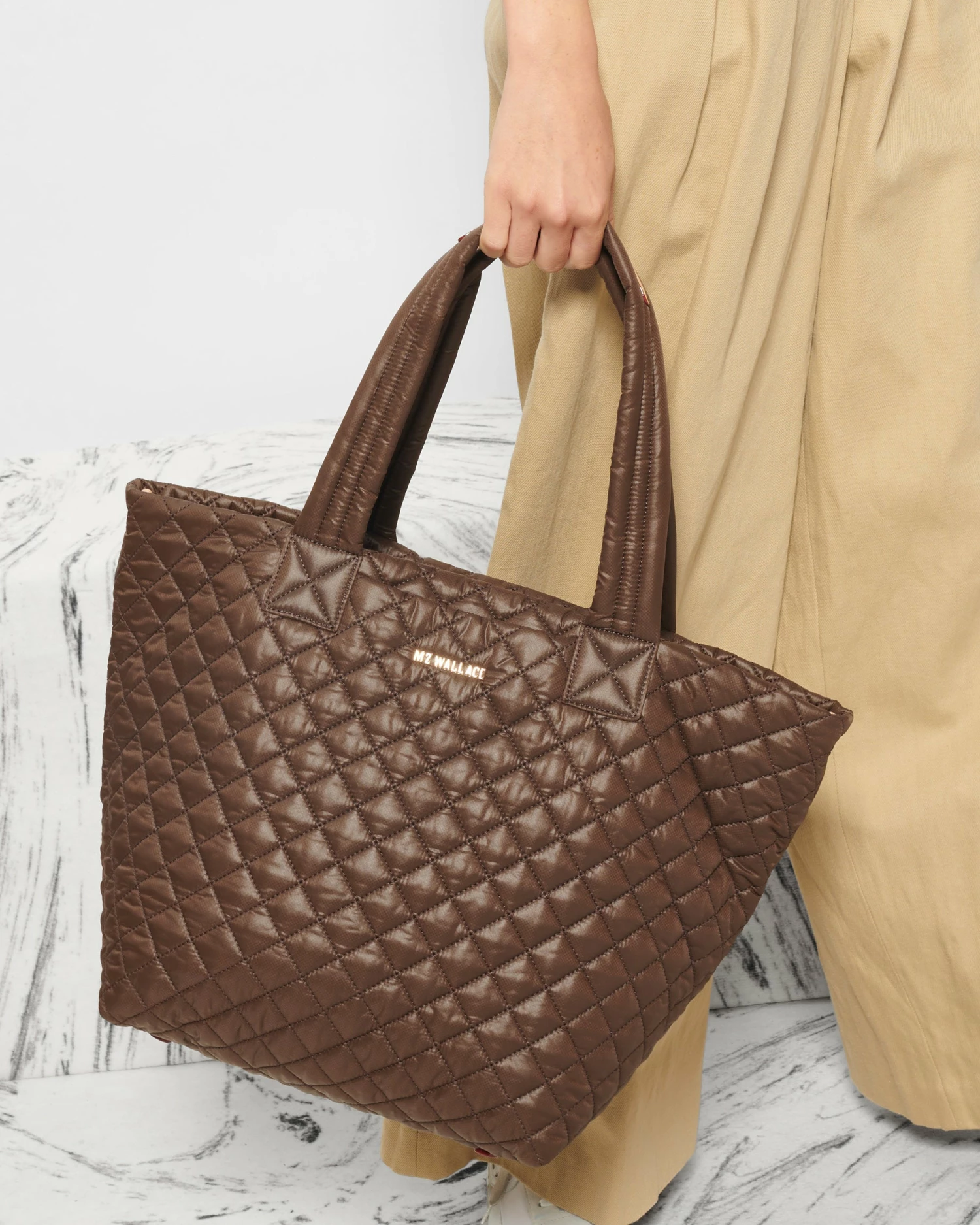 Walnut Medium Metro Tote Deluxe - Image 2