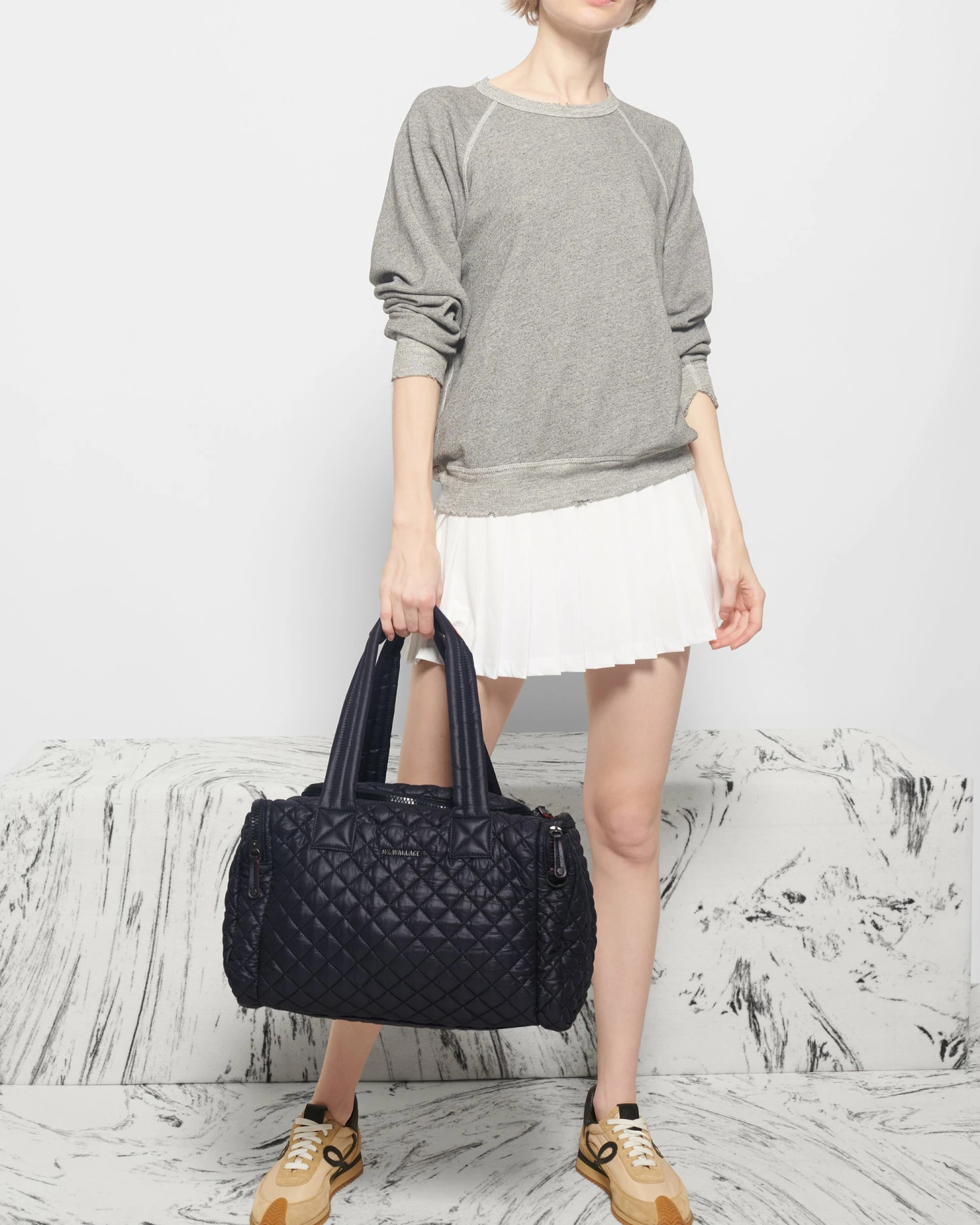 Black Medium Metro Team