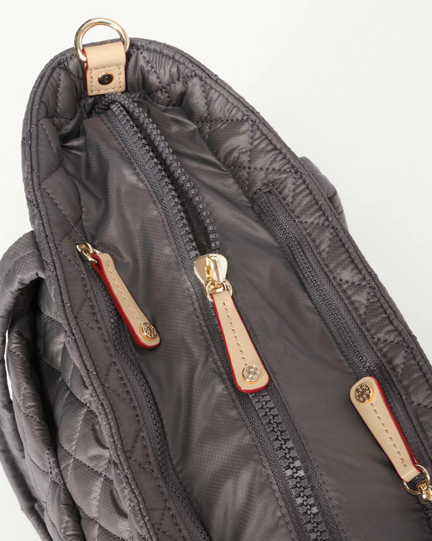 Magnet Metro Quatro Tote - Image 4